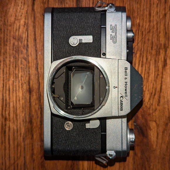 Bell & Howell Canon 35mm Camera- Body only - Picture 3 of 6